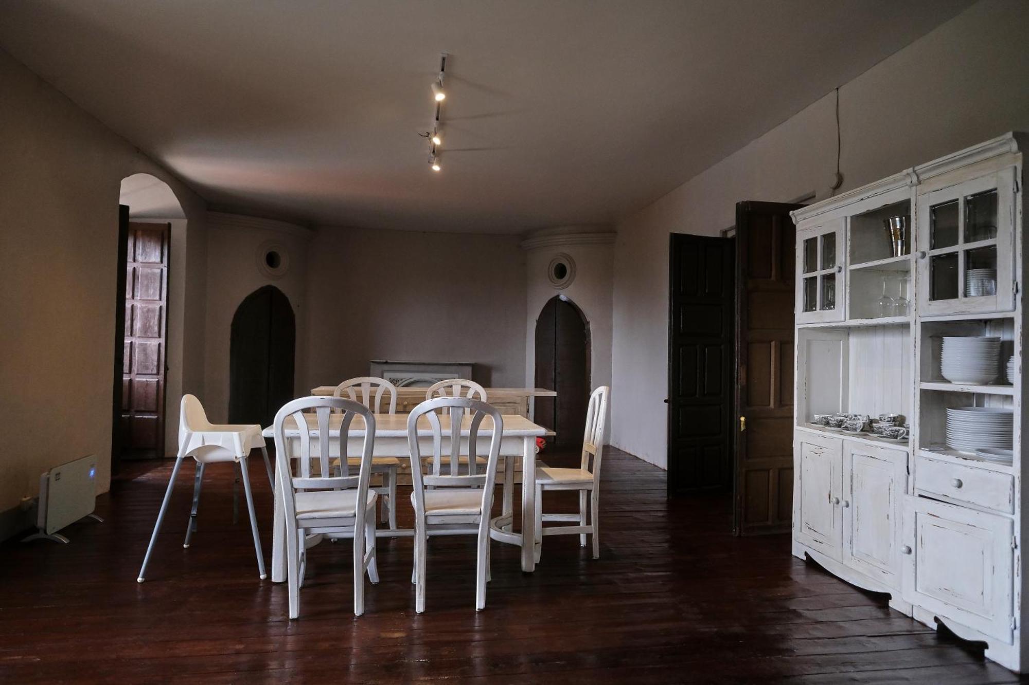 Casa Rural Palacio Conde De Aldana Con Piscina Entre Encinares Y Dehesas Terradillos Exterior photo